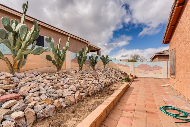 Building Photo - 10252 E Wasp Spring Dr