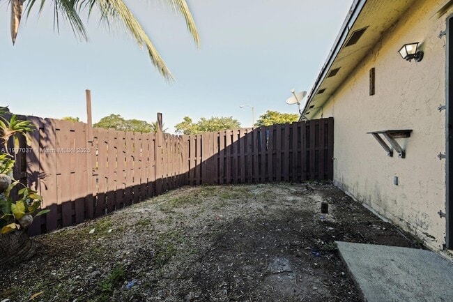 Building Photo - 28147 SW 142nd Ct