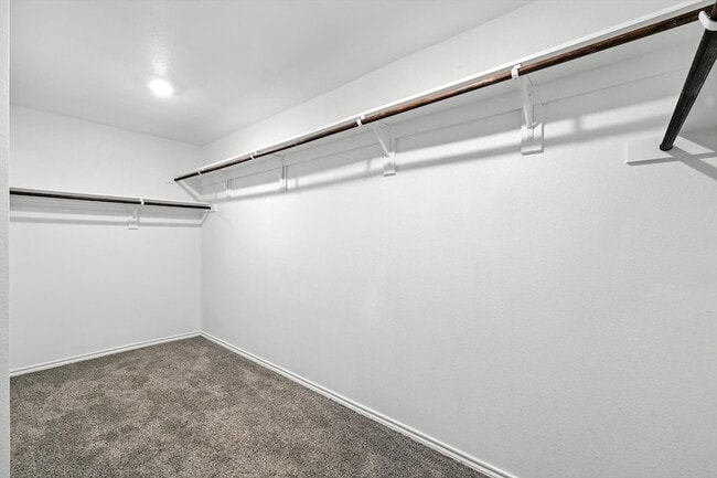 Building Photo - 11112 W Pond Dr