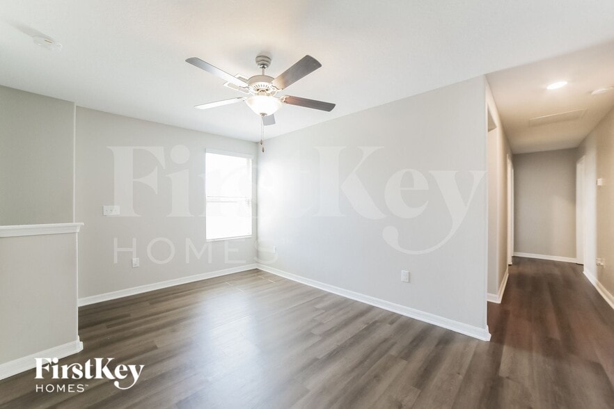 Building Photo - 10215 Cool Waterlily Ave