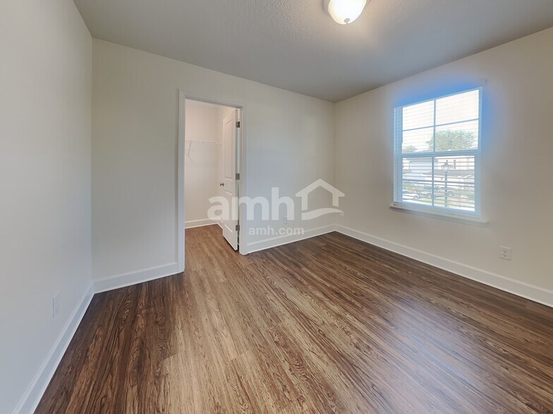 Building Photo - 8493 Highfield Ave