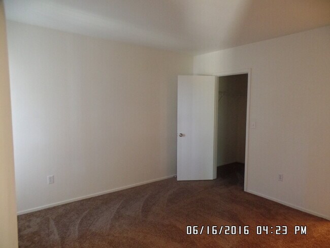 Building Photo - 2 BDRM 2 BATH CONDO IN GATED TUSCANO COMMUNITY IN THE SW
