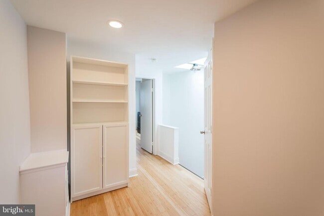 Building Photo - 2107 Clymer St