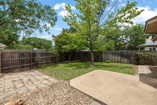 Building Photo - 903 Luke Ln