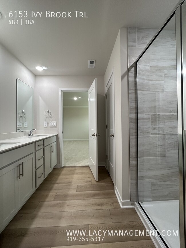 Building Photo - 6153 Ivy Brk Trl