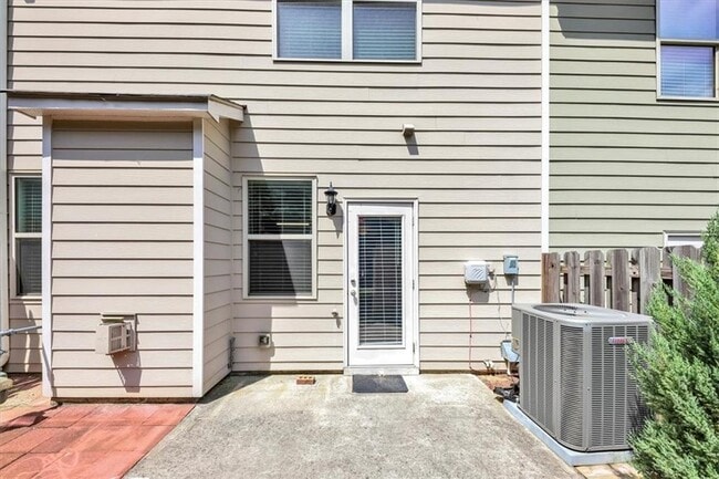 Building Photo - 182 Townview Dr
