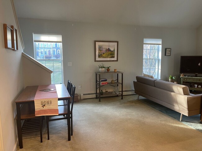 Building Photo - Furnished One Bedroom, 6 month lease