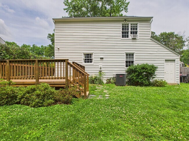Building Photo - 1917 Millsap Ln