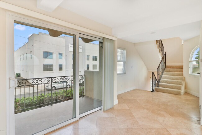 Building Photo - 1701 Crescent Ave