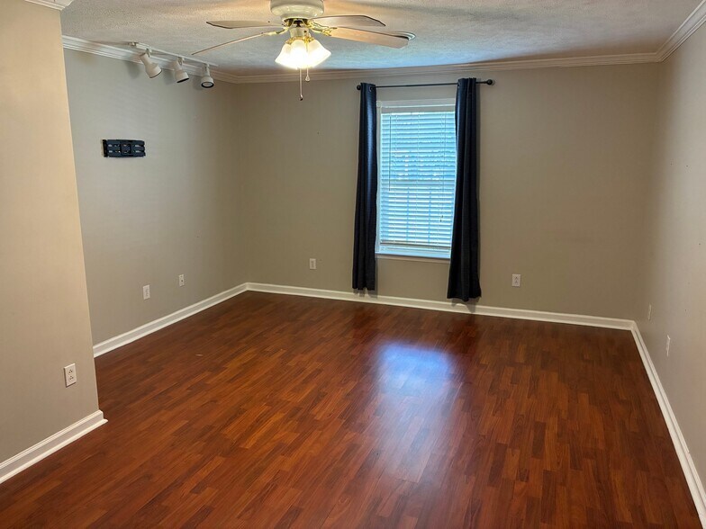 Building Photo - 112 Faldo Dr
