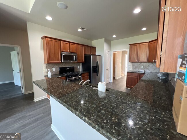 Building Photo - 80 Drew Cir