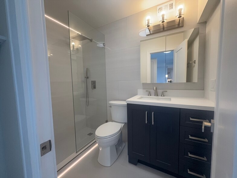 Building Photo - 2800 N Lake Shore Dr