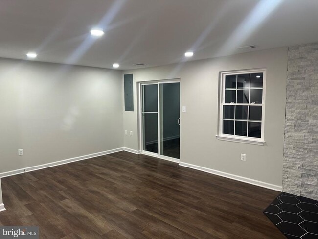 Building Photo - 5016 Lambsgate Ln