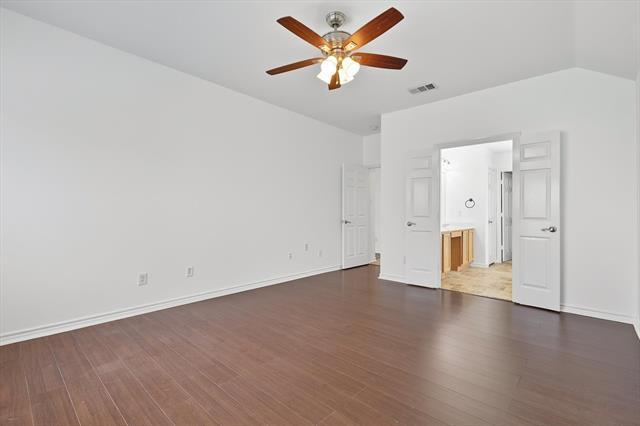 Building Photo - 5904 Meadowglen Dr