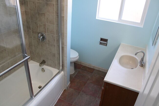 Building Photo - 319-325 21st St., Richmond, CA 94801