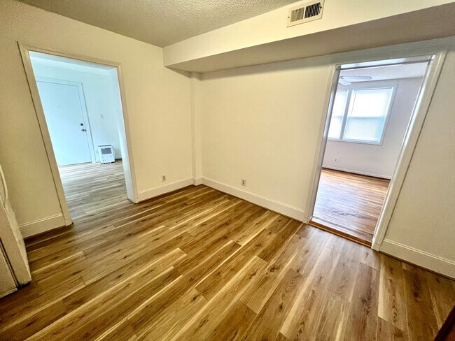 Building Photo - Five Points duplex