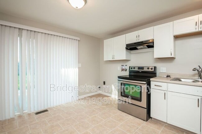 Building Photo - 5346 Hilgeford Dr