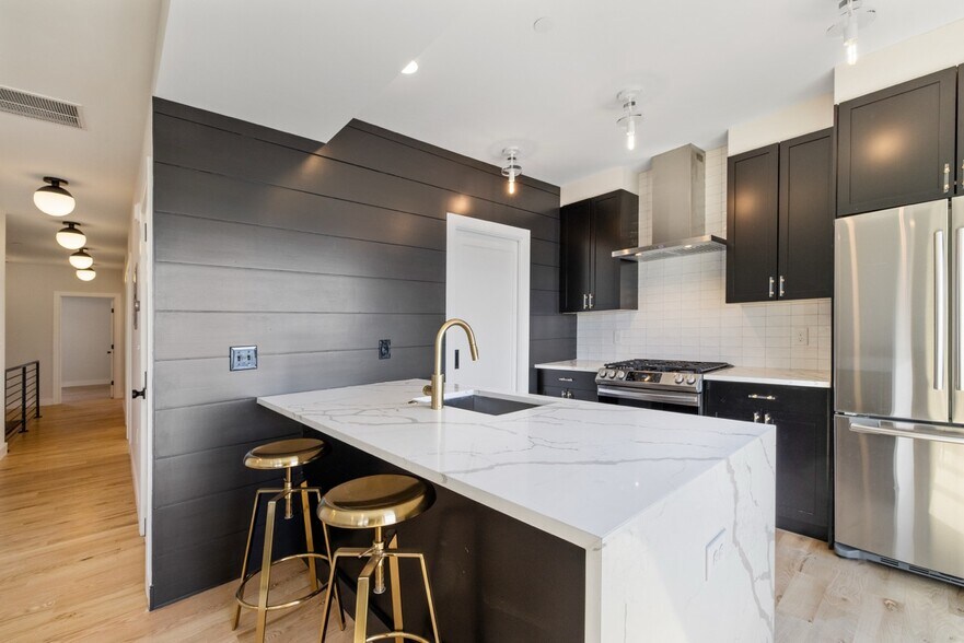 Building Photo - 275 Webster St