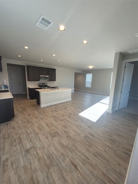 Building Photo - 120 Free Stone Dr