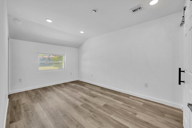Building Photo - 713 Langston Ct
