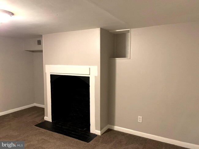 Building Photo - 220 N Potomac St