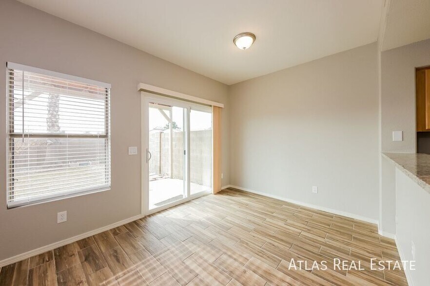 Building Photo - 4929 W Bluefield Ave