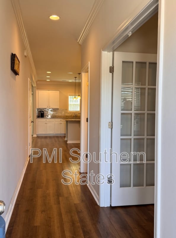 Building Photo - 320 Alameda Ln