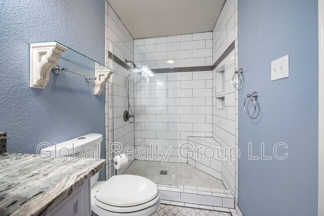 Building Photo - 153 Oak Valley Dr