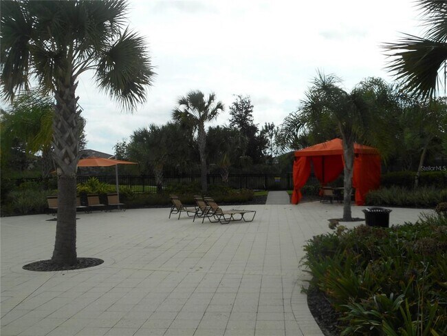 Building Photo - 5231 Wildwood Wy