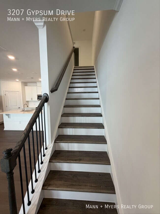 Building Photo - 3207 Gypsum Dr