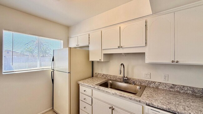 Building Photo - 12602 N 21st Ave