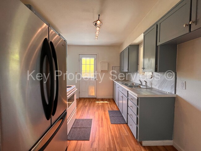 Building Photo - Cozy Two Bedroom House with Large Yard