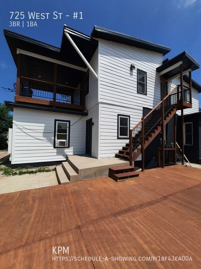 Primary Photo - 725 West St