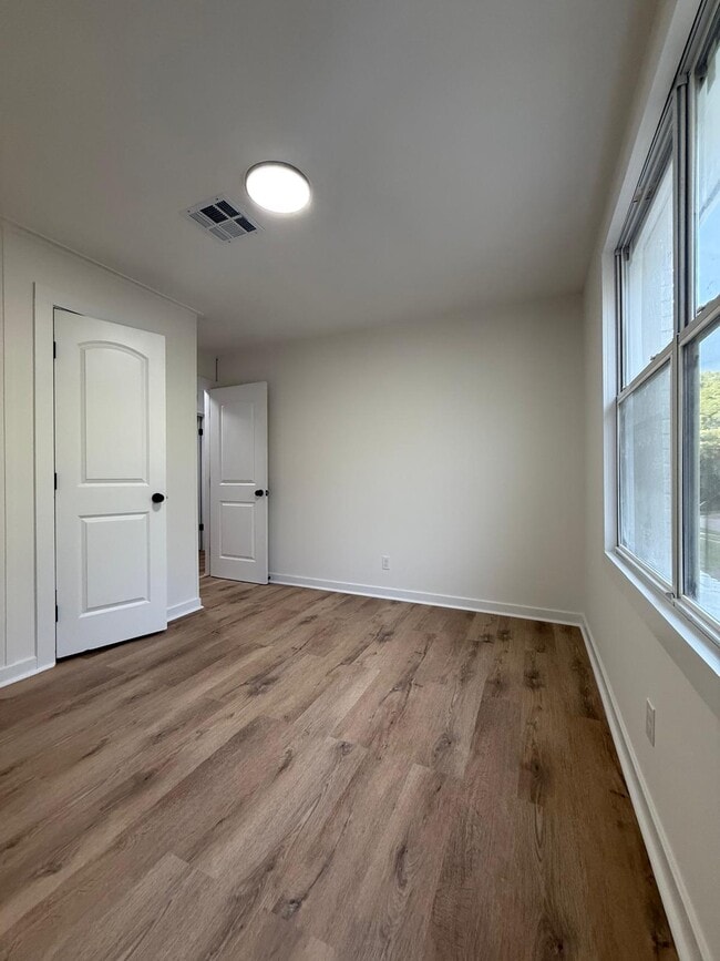 Building Photo - 308 Nottingham Rd