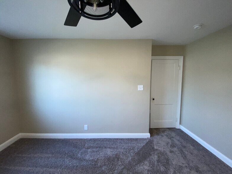 Building Photo - 41 N Kossuth St