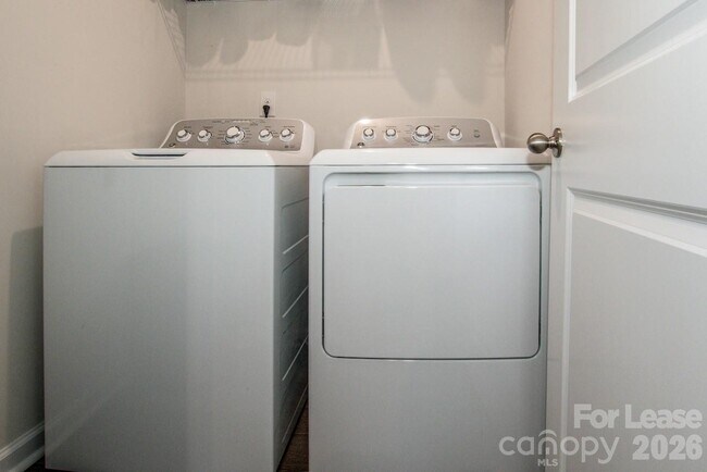 Building Photo - 177 Crownpiece St