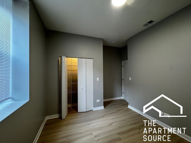 Building Photo - 4007 W School St