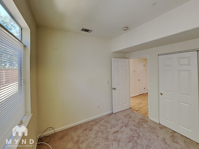 Building Photo - 5053 Moccasin Way