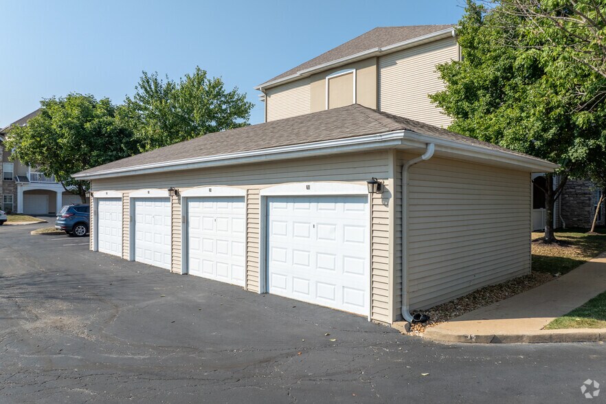 Garage - Boulders at Katy Trail