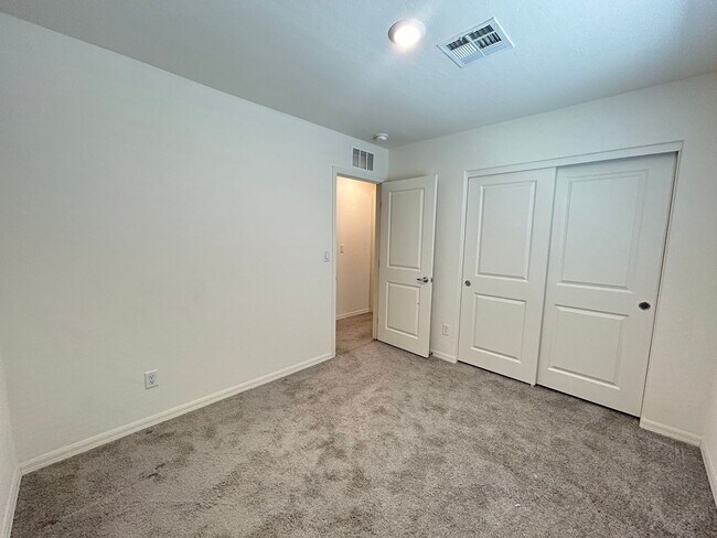 Building Photo - Newly Built Single Story Home Near Nellis AFB!