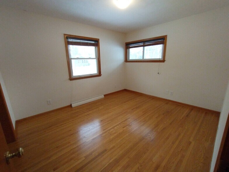 Bedroom 1 - view #2 - 2163 Randy Ave