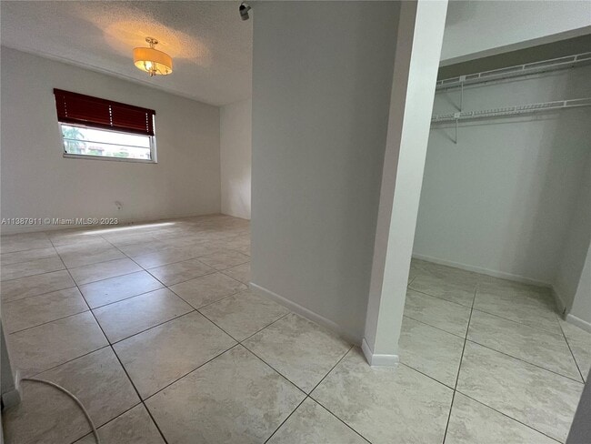 Building Photo - 10451 W Broward Blvd