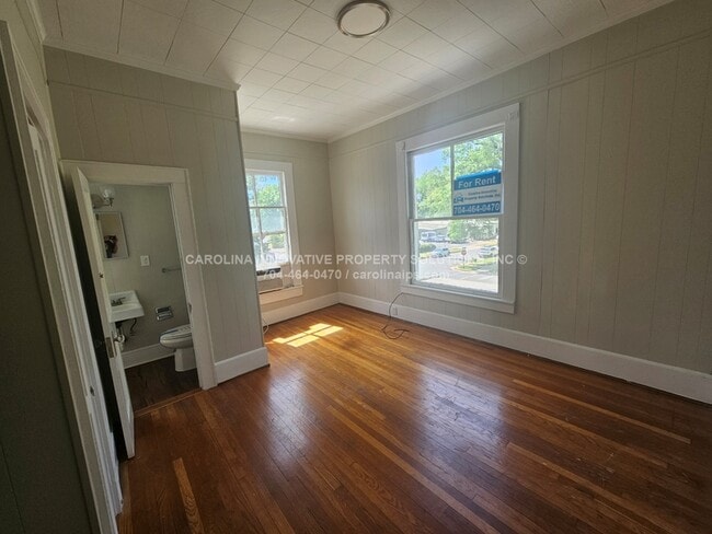 Building Photo - 404 Park Ave