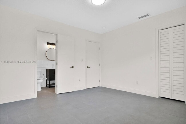 Building Photo - 1241 NW 25th St