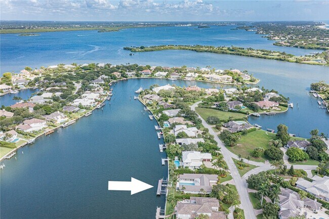 Building Photo - 195 Spinnaker Dr