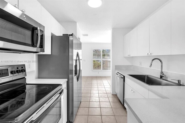 Building Photo - 2279 NW 170th Ave