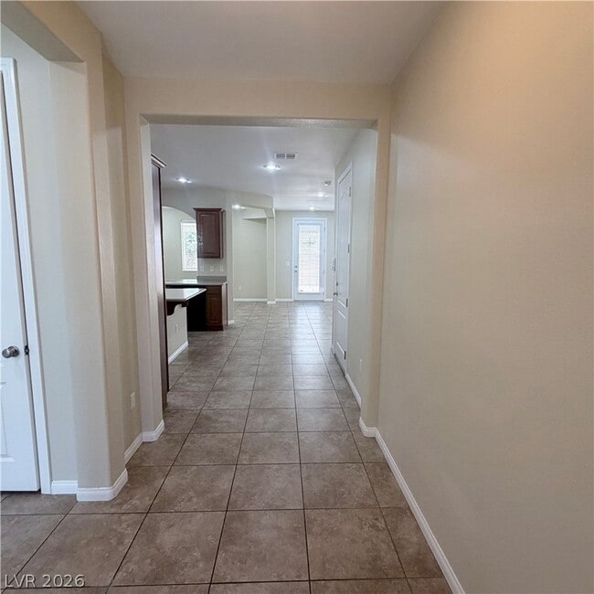 Building Photo - 7312 W Mesa Vista Ave