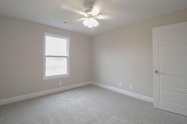 Building Photo - 485 Herman Dr