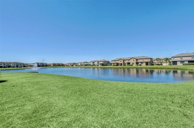 Building Photo - 2471 Seven Oaks Dr