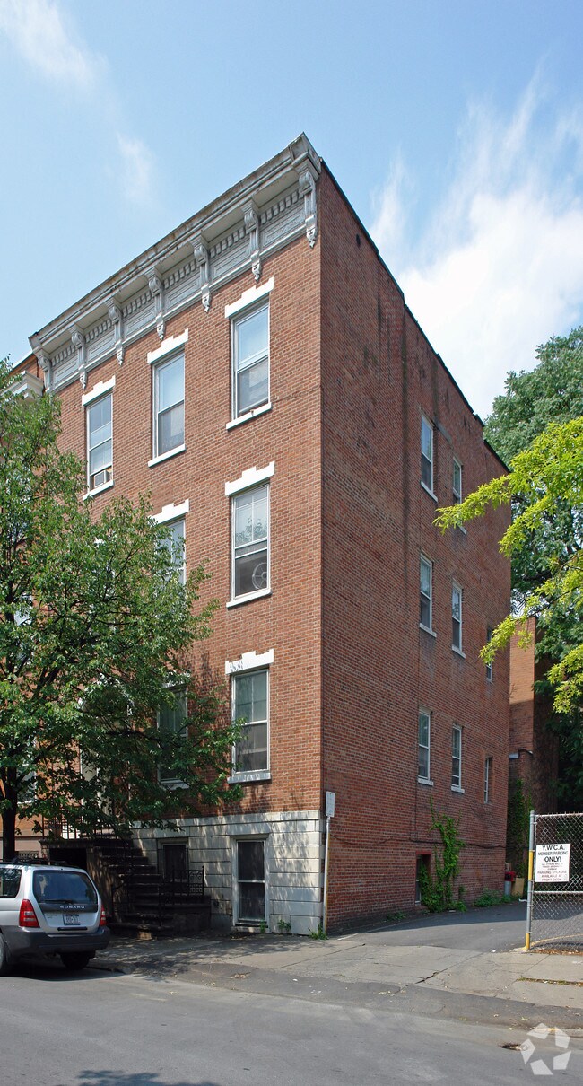 Primary Photo - 35 First St